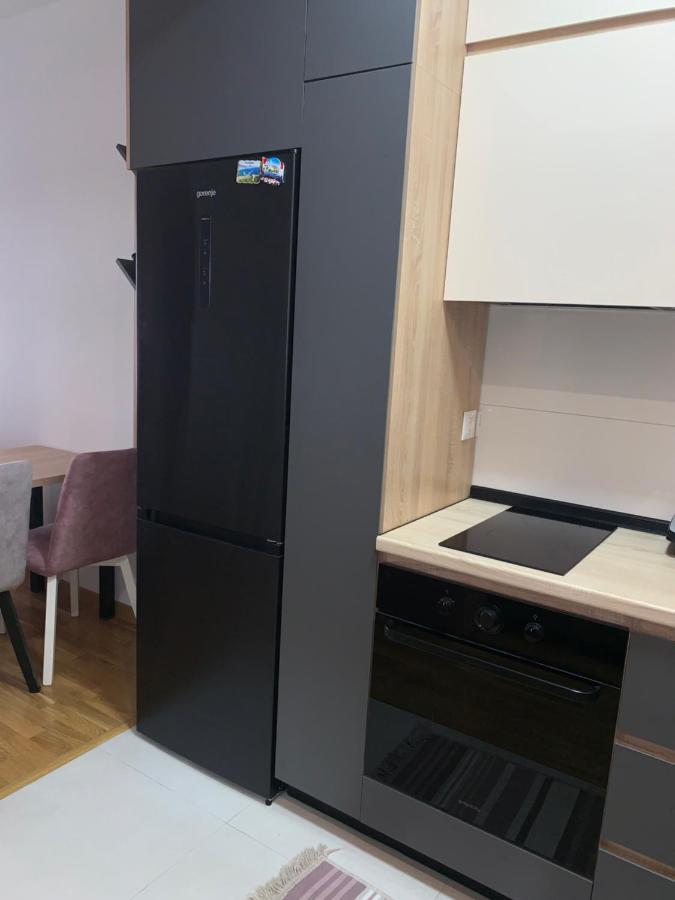 Pink Modern Apartment 斯科普里 外观 照片