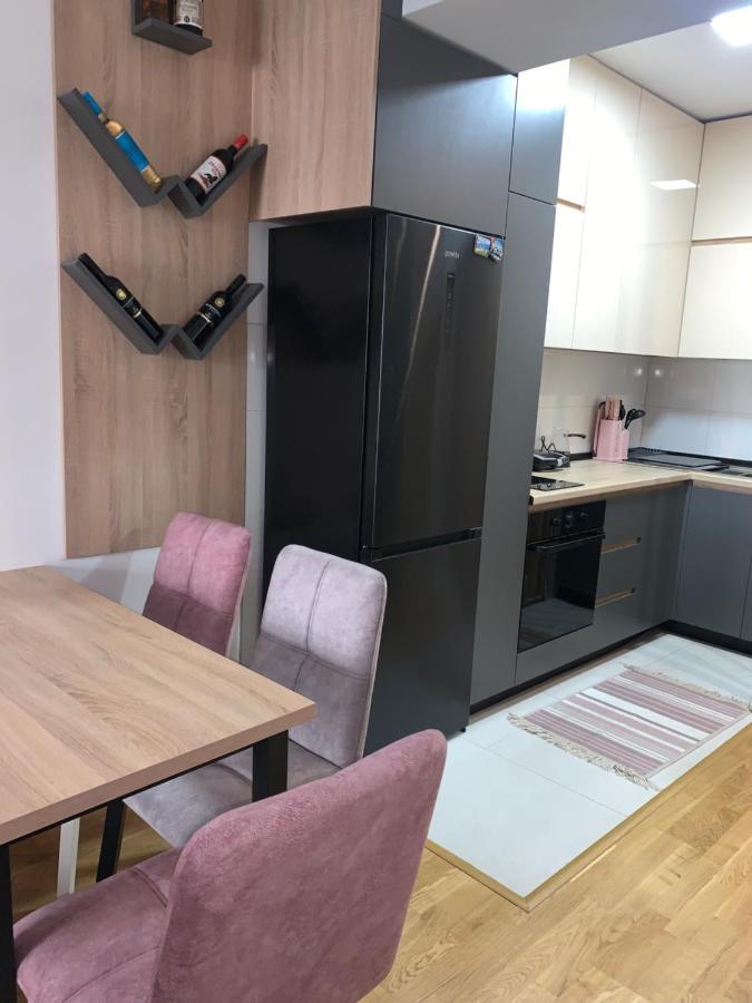 Pink Modern Apartment 斯科普里 外观 照片